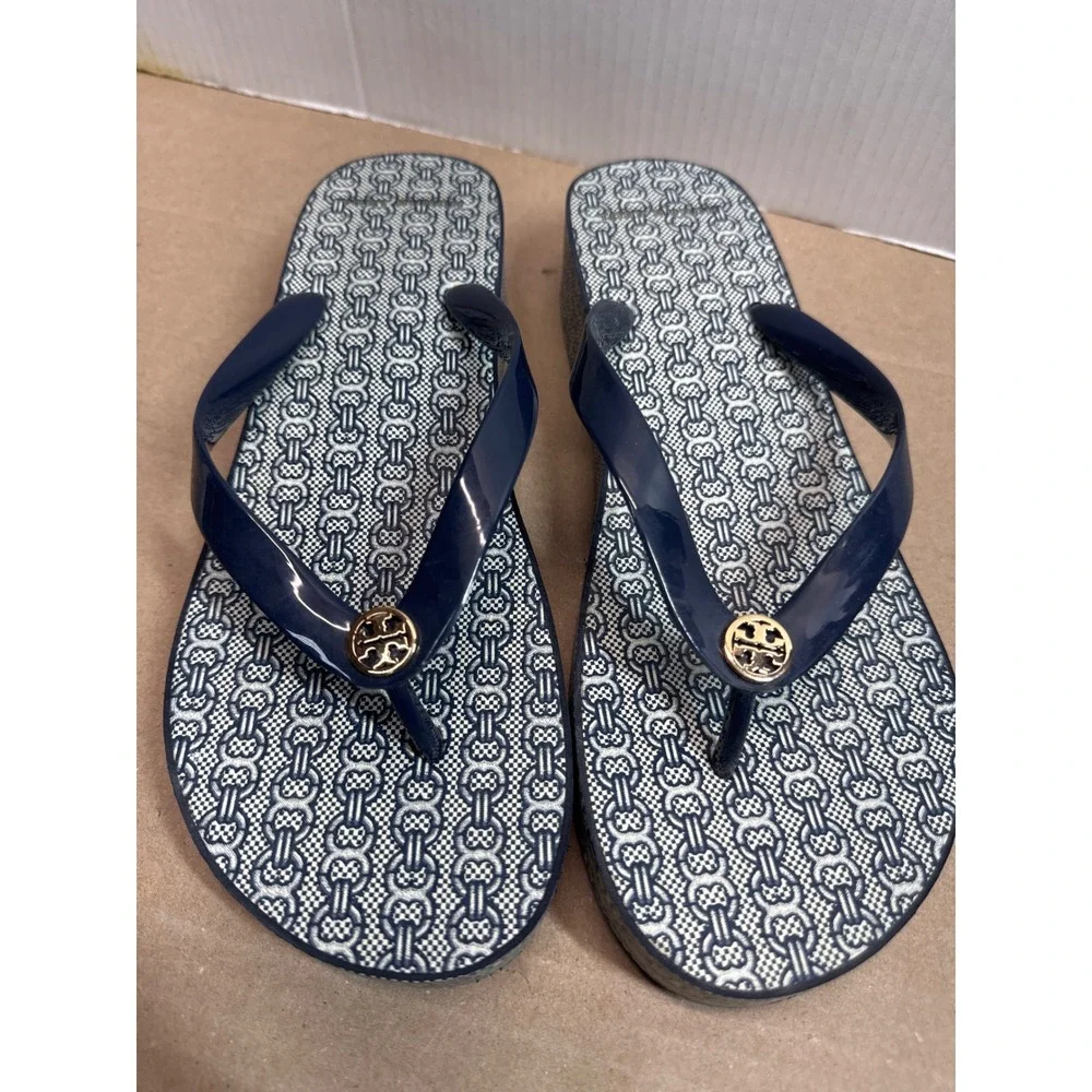 Tory Burch Navy White Link Pattern Wedge Flip Flop Sandals Gold Logo Medallion